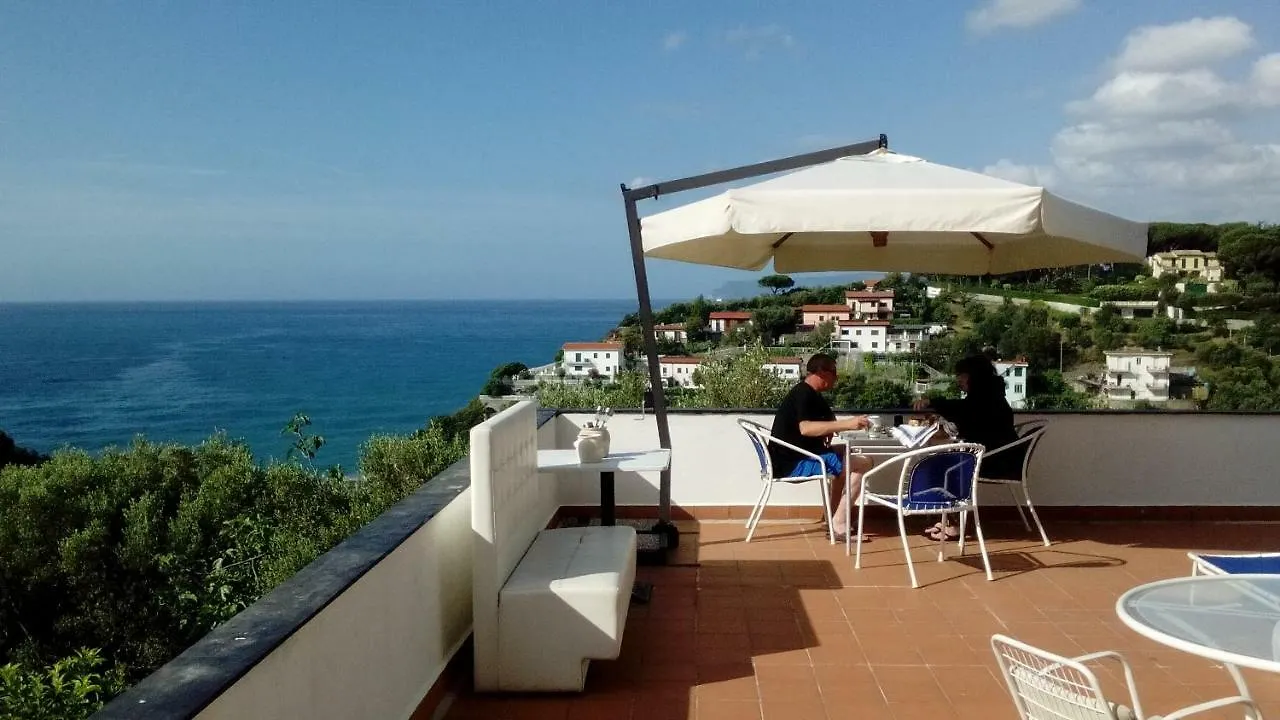 Ghirindoun Apartment Celle Ligure Italy