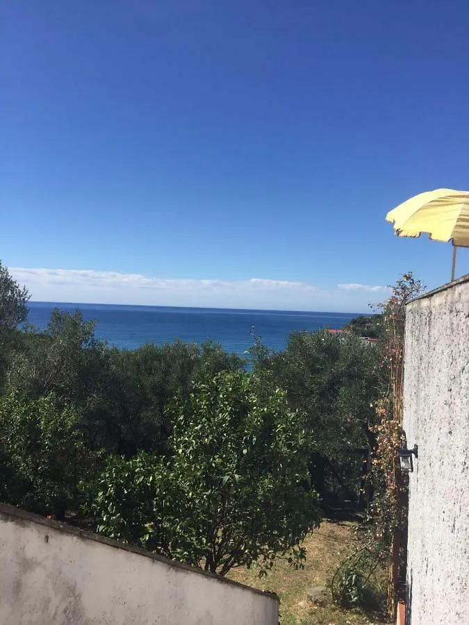 Ghirindoun Apartment Celle Ligure Italy